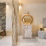 Ξενοδοχείο με διαμερίσματα Armeni Luxury 4*