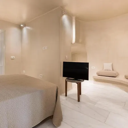 Armeni Luxury Aparthotel 4*