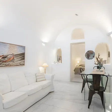 Armeni Luxury Οία