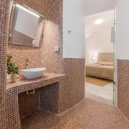 Aparthotel Armeni Luxury 4*