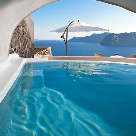 Armeni Luxury Οία