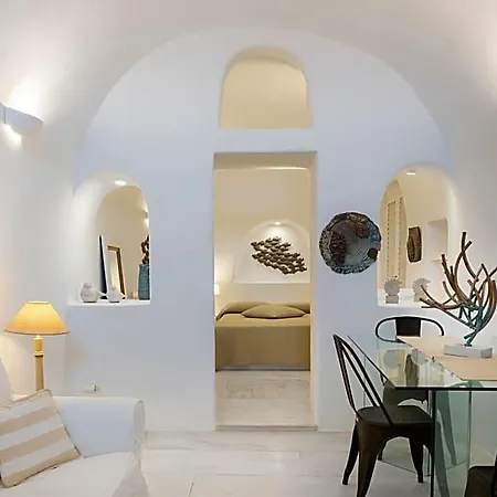 Ξενοδοχείο με διαμερίσματα Armeni Luxury Οία