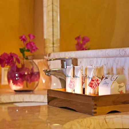 Armeni Luxury 4* אויה