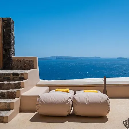 Armeni Luxury Oia