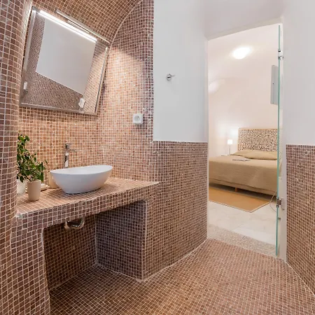 Aparthotel Armeni Luxury 4*